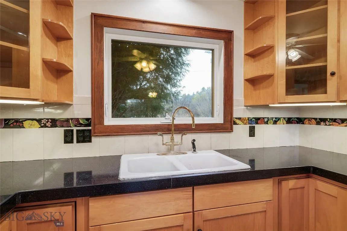 large eat-in kitchen; heated floor