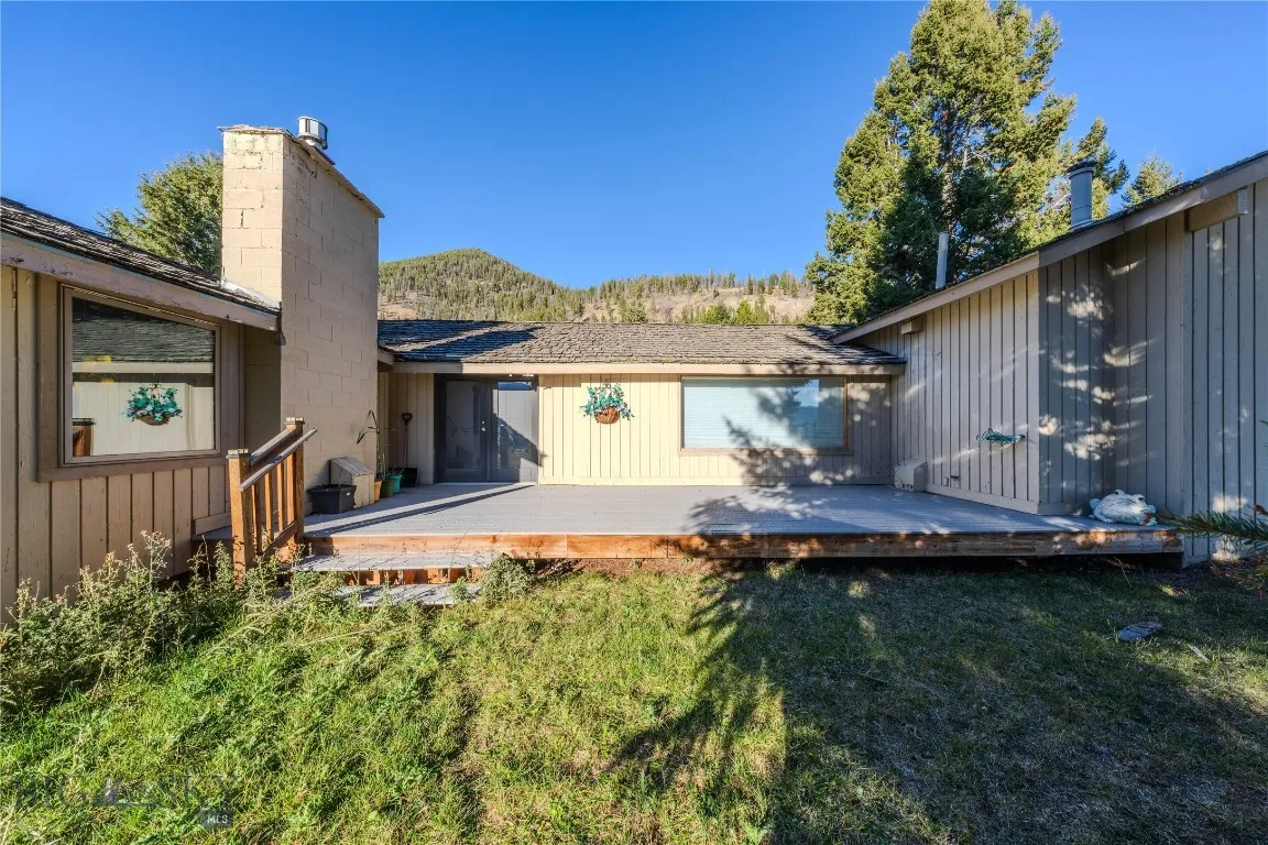 170 Loop Lane, West Yellowstone, Montana 59758, West Yellowstone, Montana 59758, 3 Bedrooms Bedrooms, ,2 BathroomsBathrooms,Residential,For Sale,170 Loop Lane, West Yellowstone, Montana 59758,0,406407