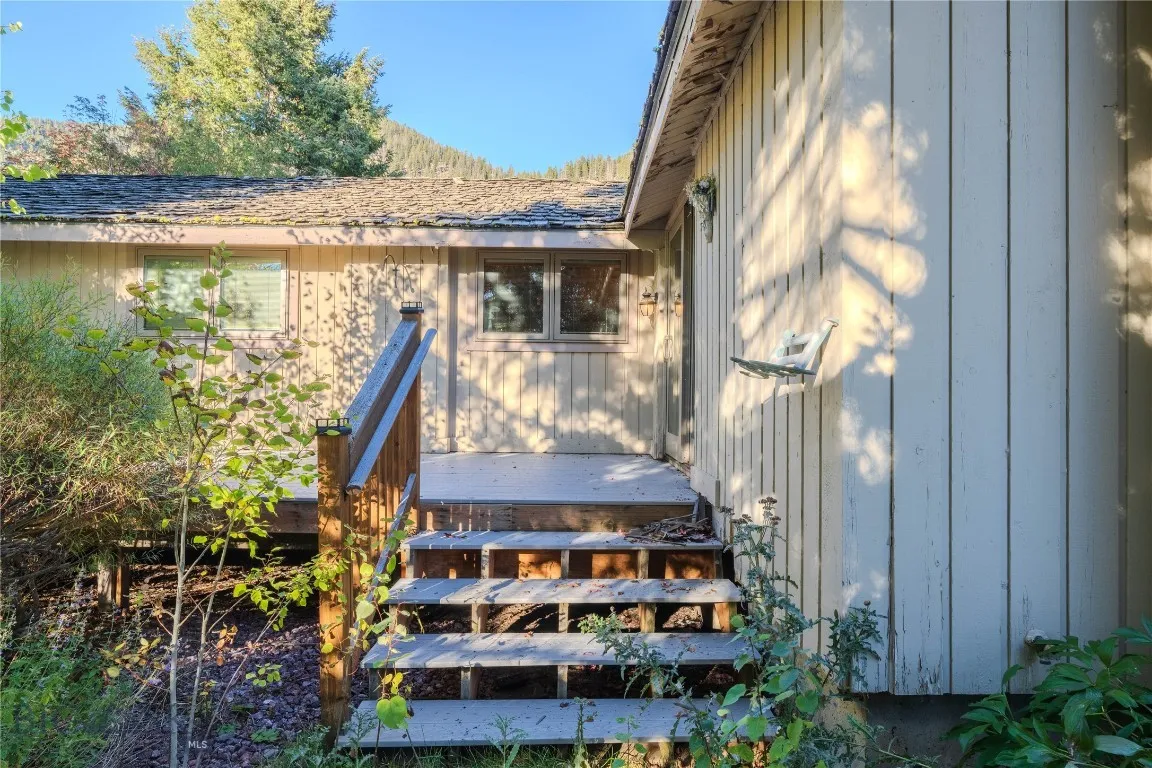 170 Loop Lane, West Yellowstone, Montana 59758, West Yellowstone, Montana 59758, 3 Bedrooms Bedrooms, ,2 BathroomsBathrooms,Residential,For Sale,170 Loop Lane, West Yellowstone, Montana 59758,0,406407