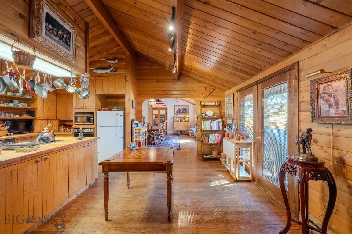 170 Loop Lane, West Yellowstone, Montana 59758, West Yellowstone, Montana 59758, 3 Bedrooms Bedrooms, ,2 BathroomsBathrooms,Residential,For Sale,170 Loop Lane, West Yellowstone, Montana 59758,0,406407