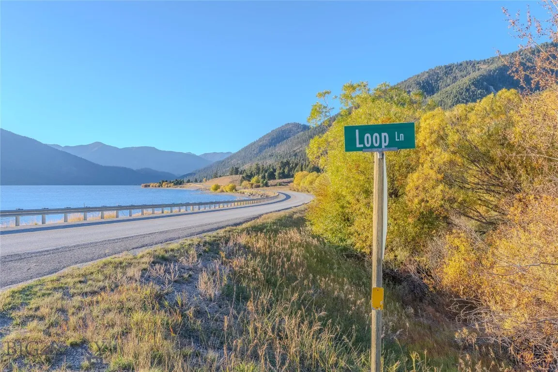 170 Loop Lane, West Yellowstone, Montana 59758, West Yellowstone, Montana 59758, 3 Bedrooms Bedrooms, ,2 BathroomsBathrooms,Residential,For Sale,170 Loop Lane, West Yellowstone, Montana 59758,0,406407