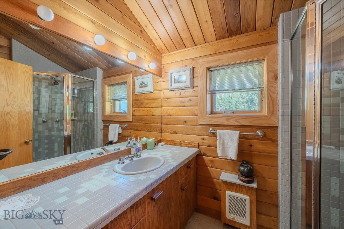 170 Loop Lane, West Yellowstone, Montana 59758, West Yellowstone, Montana 59758, 3 Bedrooms Bedrooms, ,2 BathroomsBathrooms,Residential,For Sale,170 Loop Lane, West Yellowstone, Montana 59758,0,406407