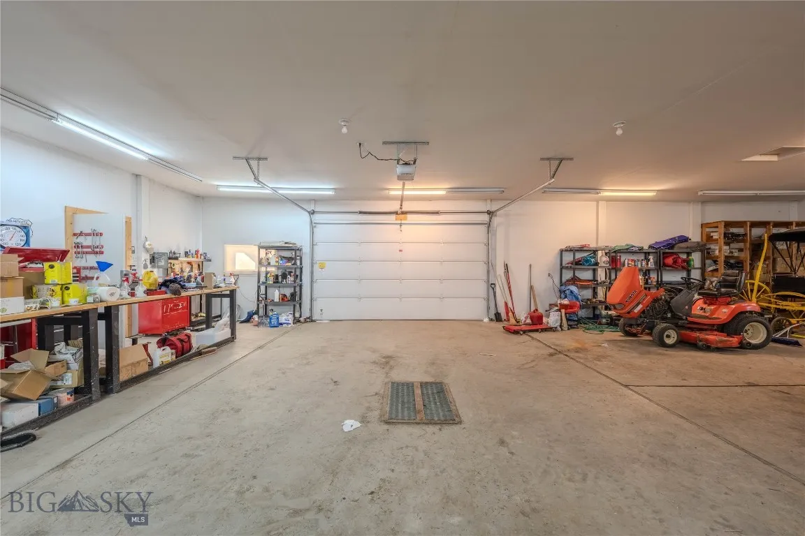 170 Loop Lane, West Yellowstone, Montana 59758, West Yellowstone, Montana 59758, 3 Bedrooms Bedrooms, ,2 BathroomsBathrooms,Residential,For Sale,170 Loop Lane, West Yellowstone, Montana 59758,0,406407