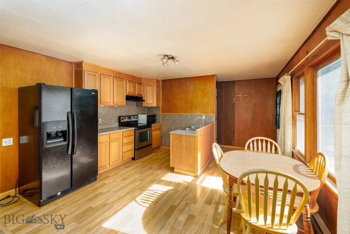 106 Travertine Street, Gardiner, Montana 59030, Gardiner, Montana 59030, 2 Bedrooms Bedrooms, ,1 BathroomBathrooms,Residential,For Sale,106 Travertine Street, Gardiner, Montana 59030,0,406460