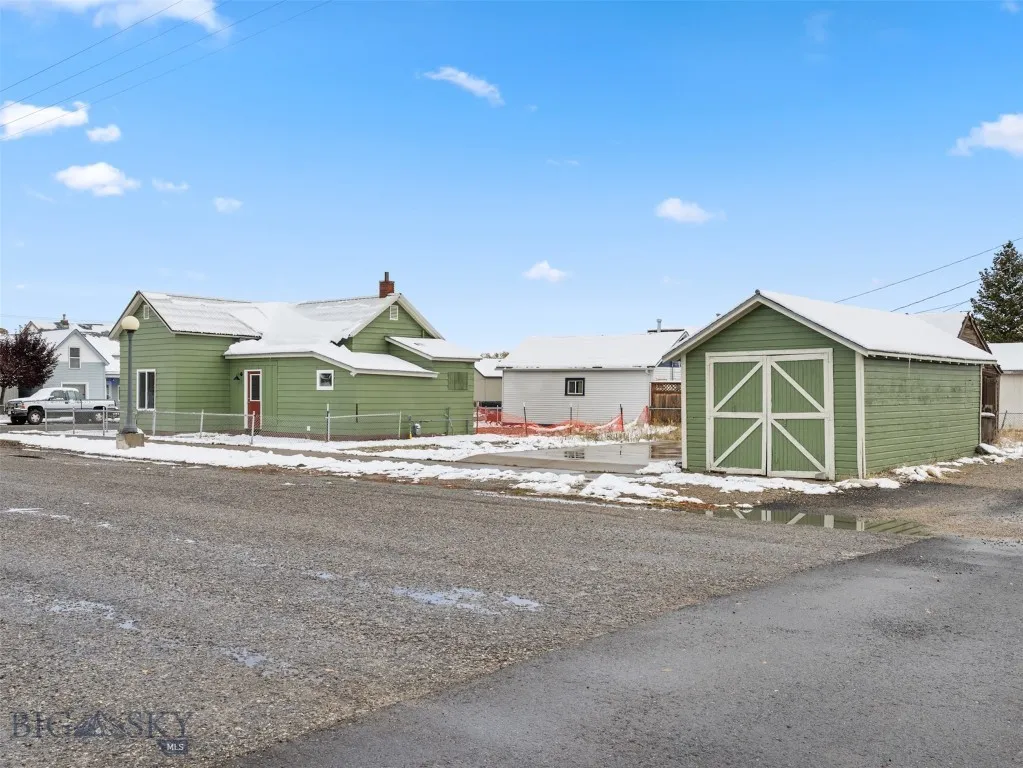 1201 E 5th, Anaconda, Montana 59711, Anaconda, Montana 59711, 2 Bedrooms Bedrooms, ,1 BathroomBathrooms,Residential,For Sale,1201 E 5th, Anaconda, Montana 59711,0,406498