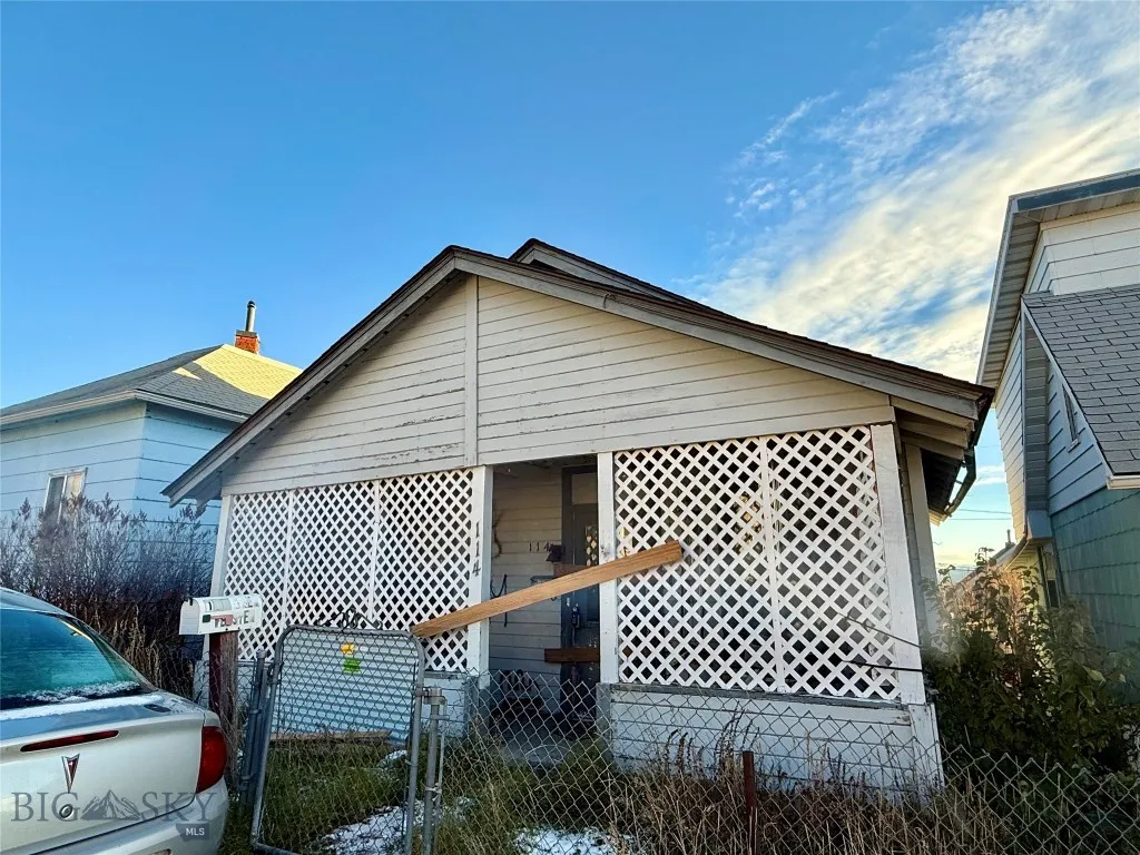 114 Oneil, Butte, Montana 59701, Butte, Montana 59701, 2 Bedrooms Bedrooms, ,1 BathroomBathrooms,Residential,For Sale,114 Oneil, Butte, Montana 59701,0,406516