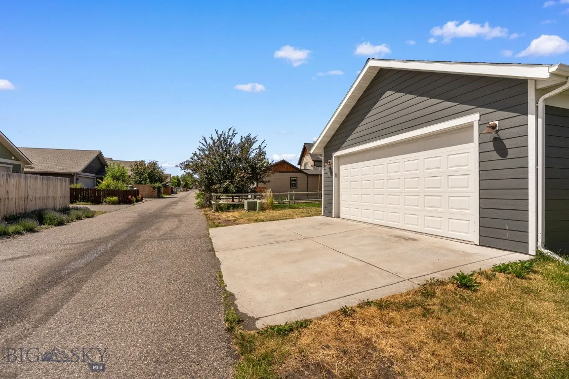 Garage to private parking and alley
access
