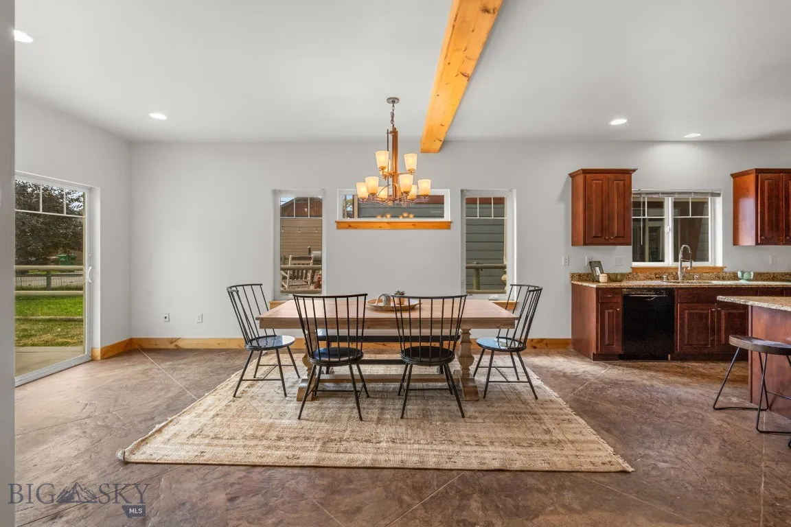 Dining area to patio