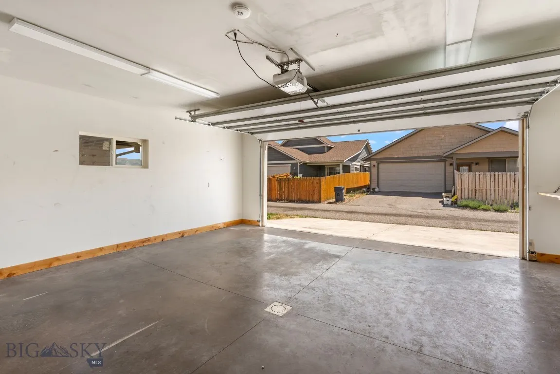 Garage with access from alley