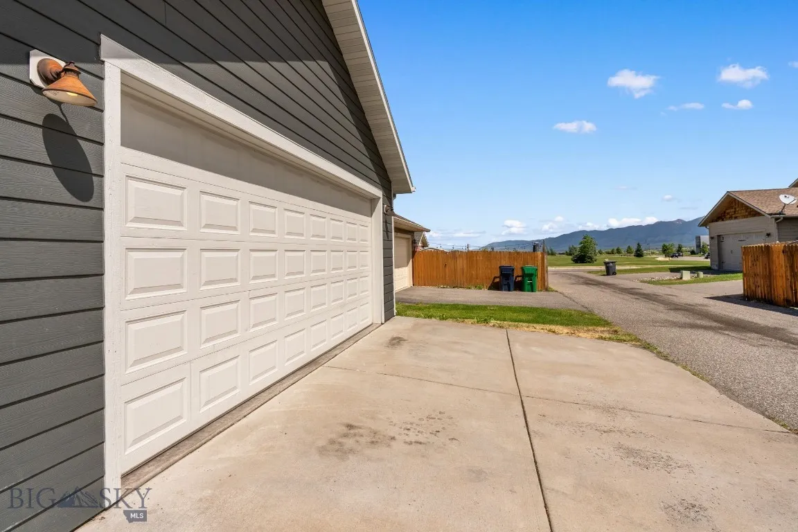 Garage to private parking and alley
access