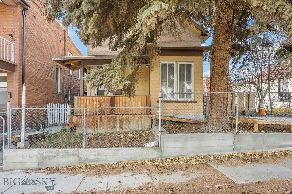 225 S Dakota, Butte, Montana 59701, Butte, Montana 59701, 3 Bedrooms Bedrooms, ,1 BathroomBathrooms,Residential,For Sale,225 S Dakota, Butte, Montana 59701,0,407033