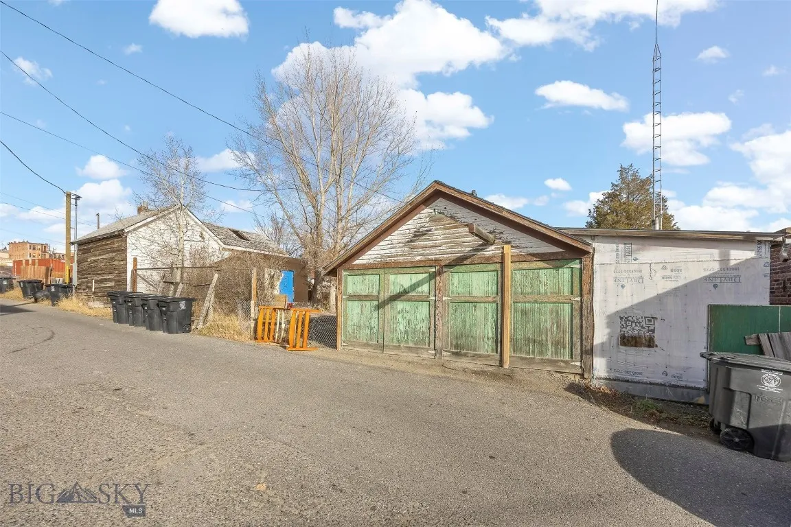 225 S Dakota, Butte, Montana 59701, Butte, Montana 59701, 3 Bedrooms Bedrooms, ,1 BathroomBathrooms,Residential,For Sale,225 S Dakota, Butte, Montana 59701,0,407033