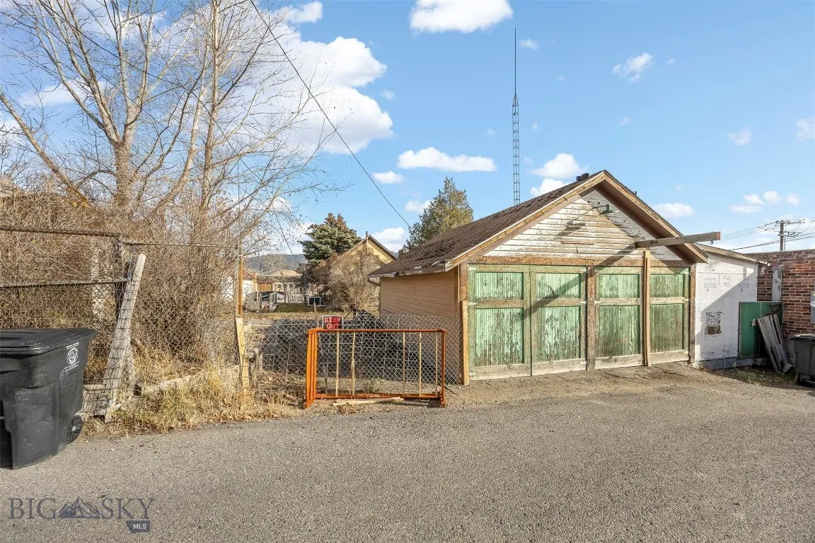 225 S Dakota, Butte, Montana 59701, Butte, Montana 59701, 3 Bedrooms Bedrooms, ,1 BathroomBathrooms,Residential,For Sale,225 S Dakota, Butte, Montana 59701,0,407033
