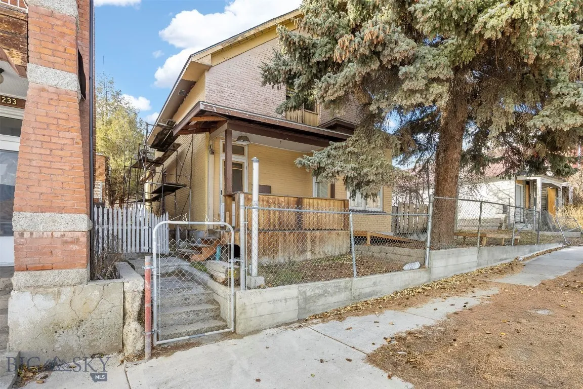 225 S Dakota, Butte, Montana 59701, Butte, Montana 59701, 3 Bedrooms Bedrooms, ,1 BathroomBathrooms,Residential,For Sale,225 S Dakota, Butte, Montana 59701,0,407033