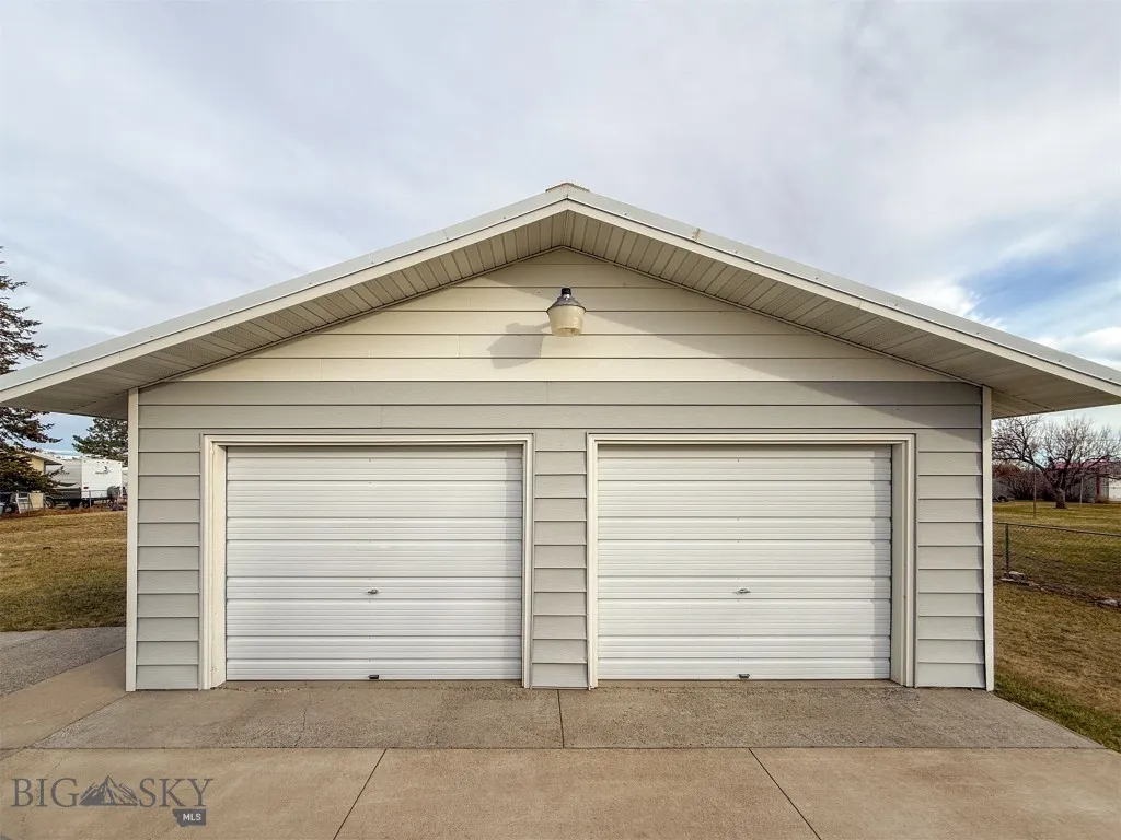 6001 Vigilante Lane, Great Falls, Montana 59404, Great Falls, Montana 59404, 3 Bedrooms Bedrooms, ,1 BathroomBathrooms,Residential,For Sale,6001 Vigilante Lane, Great Falls, Montana 59404,0,407075