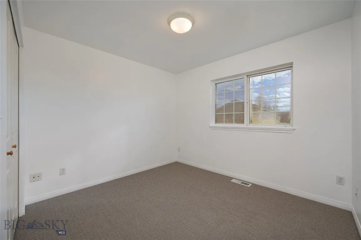 1140 N 27th Avenue 2, Bozeman, Montana 59718, Bozeman, Montana 59718, 3 Bedrooms Bedrooms, ,1 BathroomBathrooms,Residential,For Sale,1140 N 27th Avenue 2, Bozeman, Montana 59718,0,407086