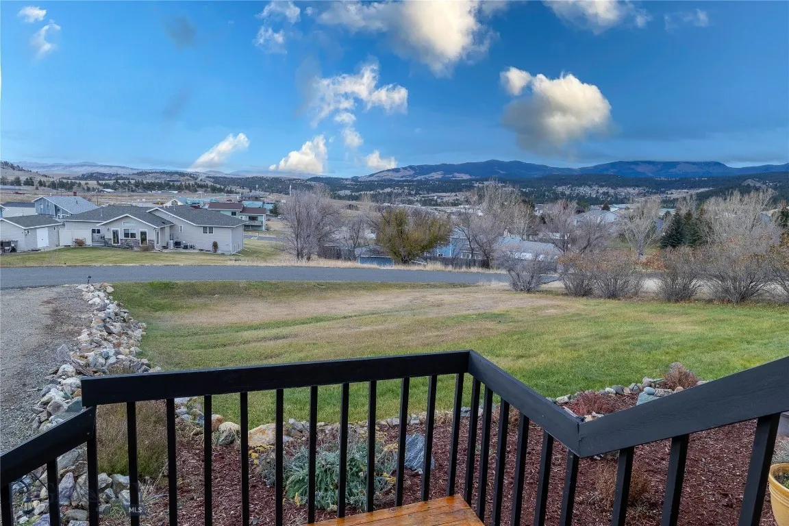 9 Hilltop Drive, Clancy, Montana 59634, Clancy, Montana 59634, 3 Bedrooms Bedrooms, ,2 BathroomsBathrooms,Residential,For Sale,9 Hilltop Drive, Clancy, Montana 59634,0,407017