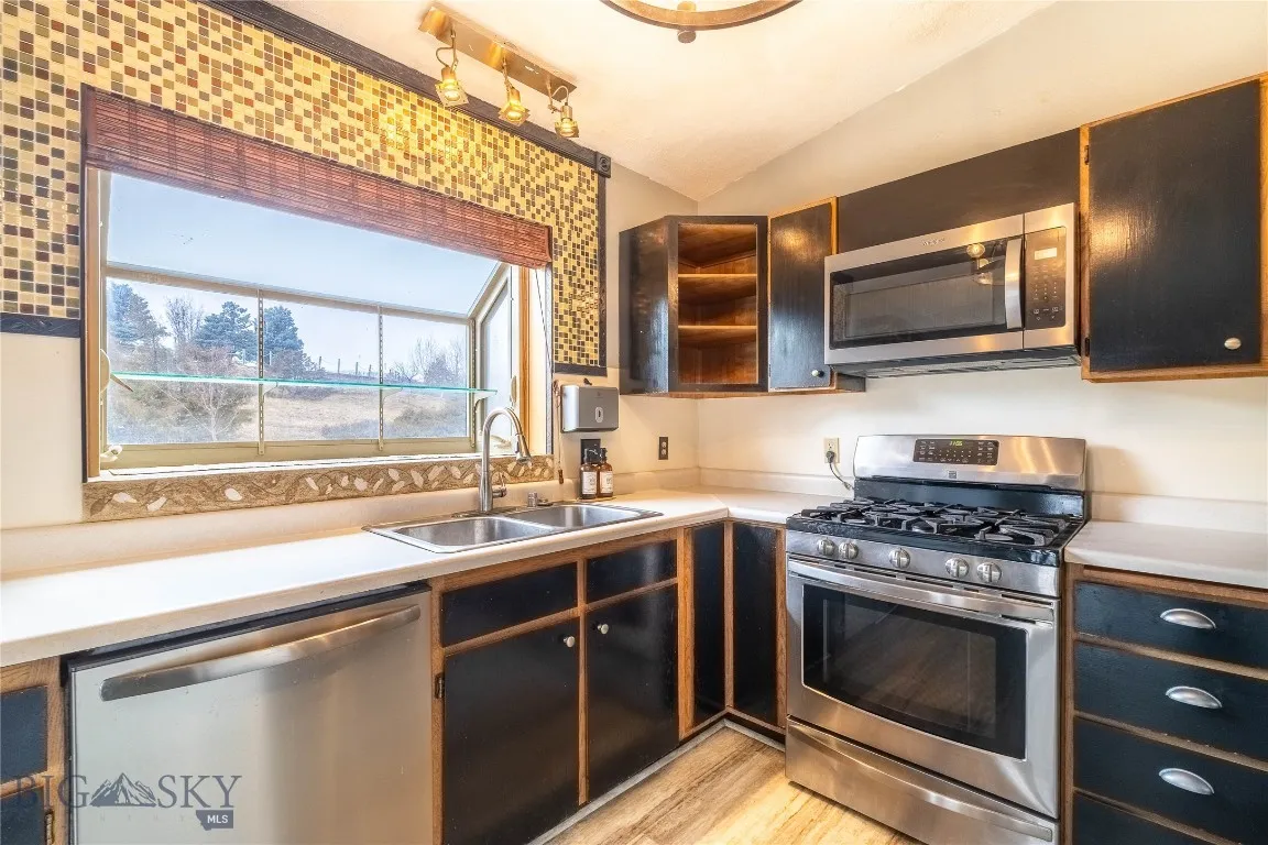 9 Hilltop Drive, Clancy, Montana 59634, Clancy, Montana 59634, 3 Bedrooms Bedrooms, ,2 BathroomsBathrooms,Residential,For Sale,9 Hilltop Drive, Clancy, Montana 59634,0,407017