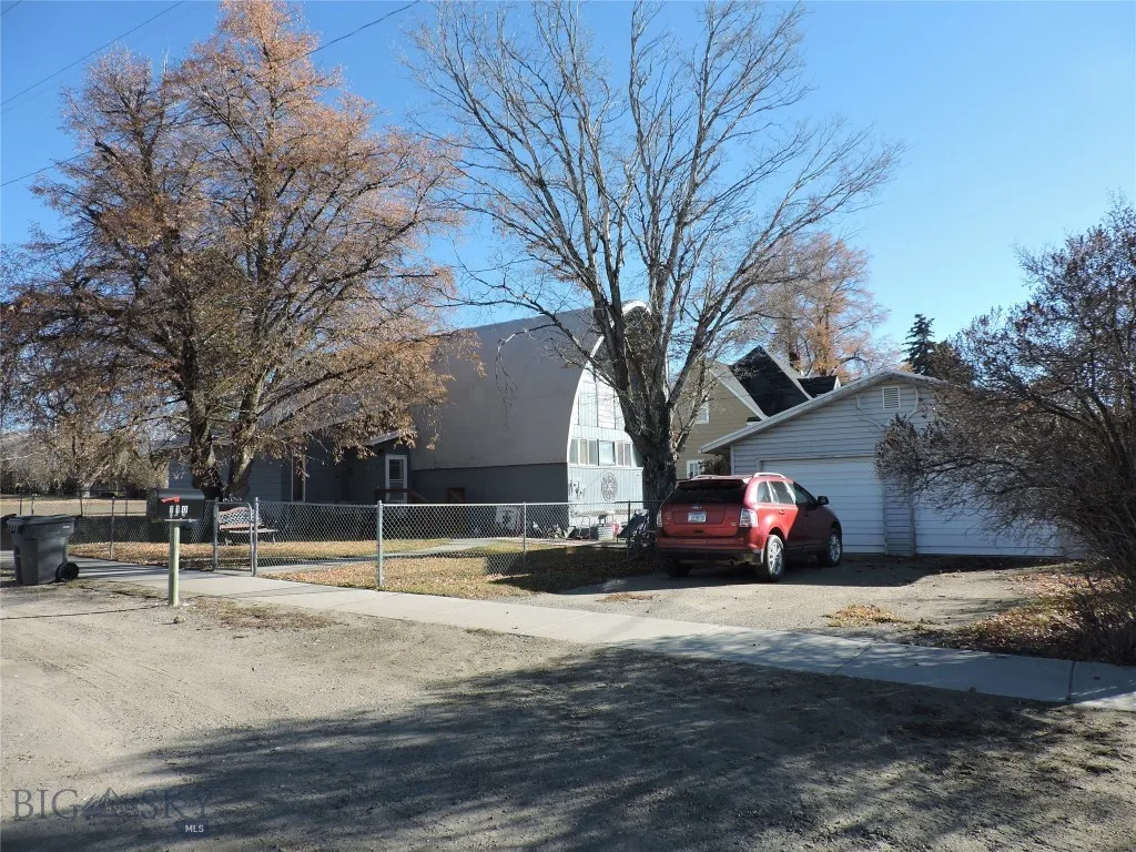 110 E Hamilton, Sheridan, Montana 59749, Sheridan, Montana 59749, 4 Bedrooms Bedrooms, ,1 BathroomBathrooms,Residential,For Sale,110 E Hamilton, Sheridan, Montana 59749,0,407205