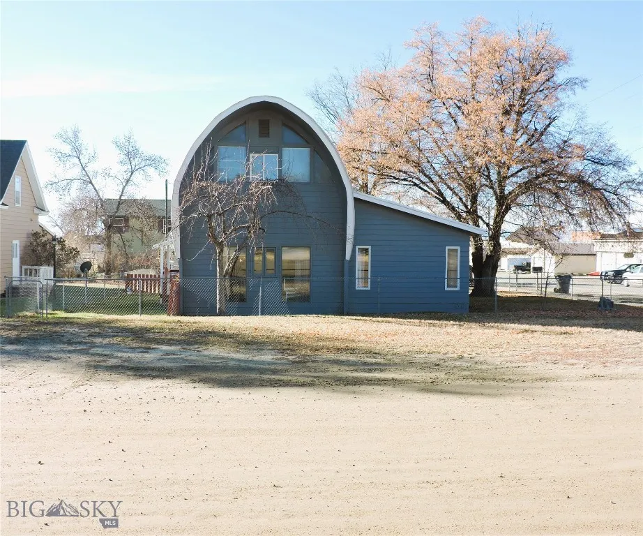 110 E Hamilton, Sheridan, Montana 59749, Sheridan, Montana 59749, 4 Bedrooms Bedrooms, ,1 BathroomBathrooms,Residential,For Sale,110 E Hamilton, Sheridan, Montana 59749,0,407205