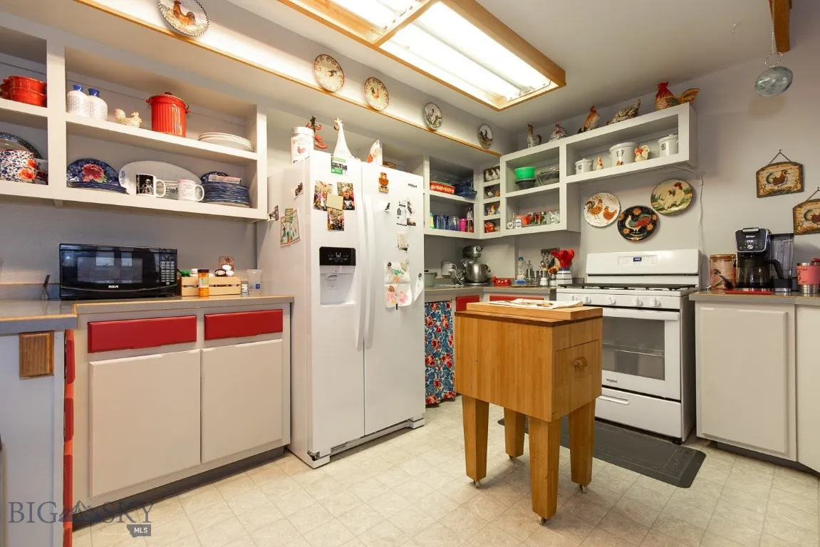 110 E Hamilton, Sheridan, Montana 59749, Sheridan, Montana 59749, 4 Bedrooms Bedrooms, ,1 BathroomBathrooms,Residential,For Sale,110 E Hamilton, Sheridan, Montana 59749,0,407205