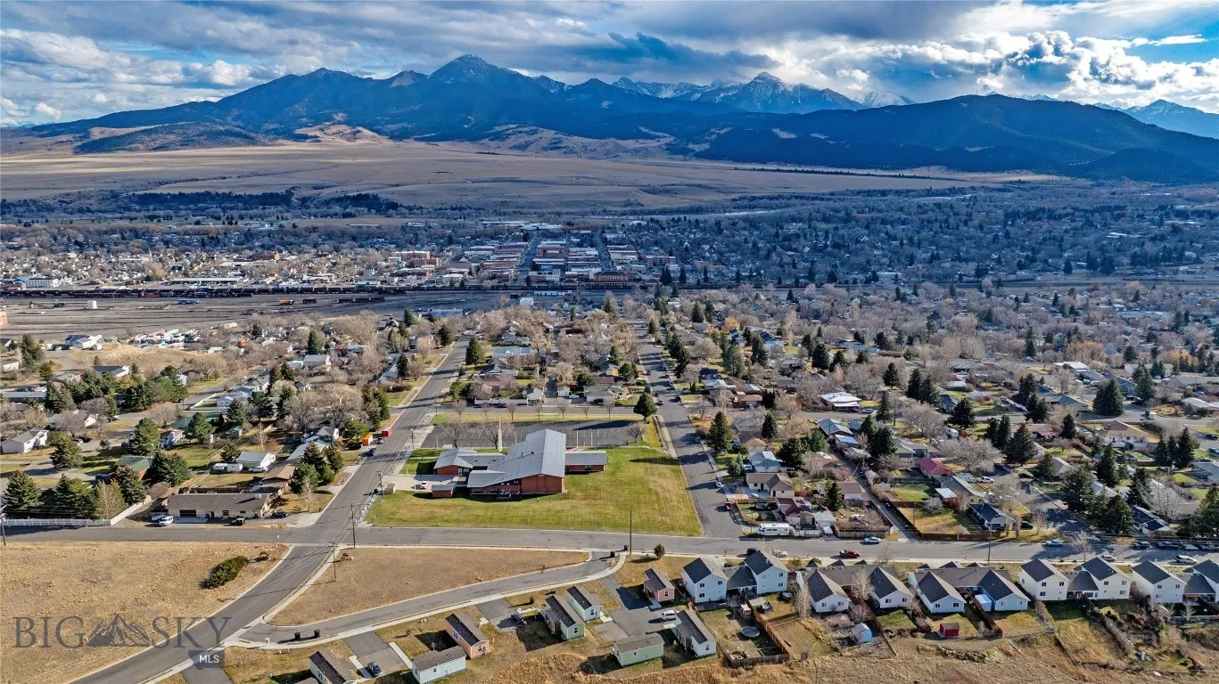 624 N 2nd Street N, Livingston, Montana 59047, Livingston, Montana 59047, 4 Bedrooms Bedrooms, ,1 BathroomBathrooms,Residential,For Sale,624 N 2nd Street N, Livingston, Montana 59047,0,407273