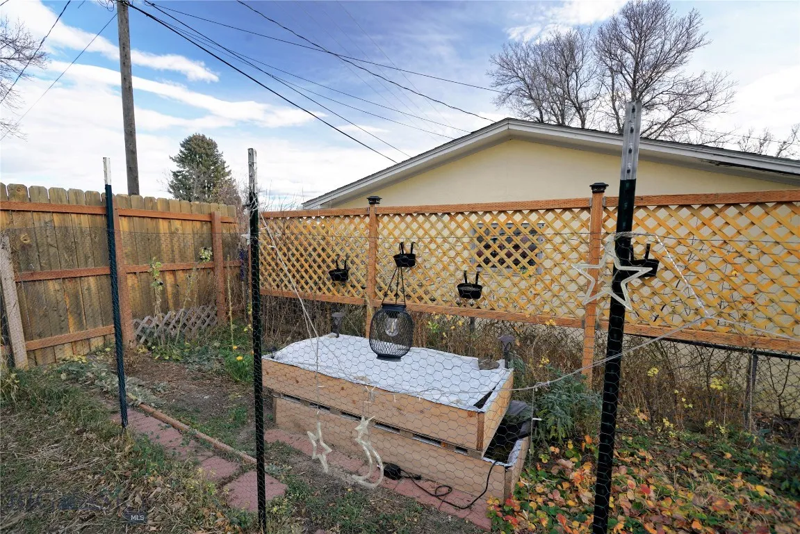 624 N 2nd Street N, Livingston, Montana 59047, Livingston, Montana 59047, 4 Bedrooms Bedrooms, ,1 BathroomBathrooms,Residential,For Sale,624 N 2nd Street N, Livingston, Montana 59047,0,407273