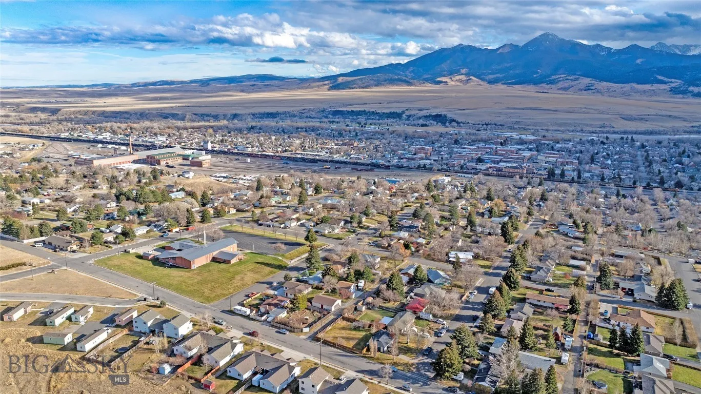 624 N 2nd Street N, Livingston, Montana 59047, Livingston, Montana 59047, 4 Bedrooms Bedrooms, ,1 BathroomBathrooms,Residential,For Sale,624 N 2nd Street N, Livingston, Montana 59047,0,407273