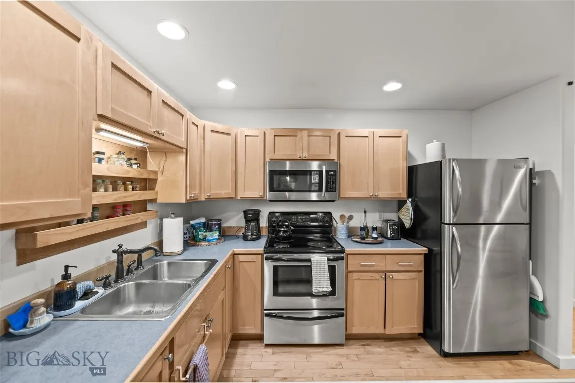 760 Rogers Way D, Bozeman, Montana 59718, Bozeman, Montana 59718, 3 Bedrooms Bedrooms, ,2 BathroomsBathrooms,Residential,For Sale,760 Rogers Way D, Bozeman, Montana 59718,0,407813