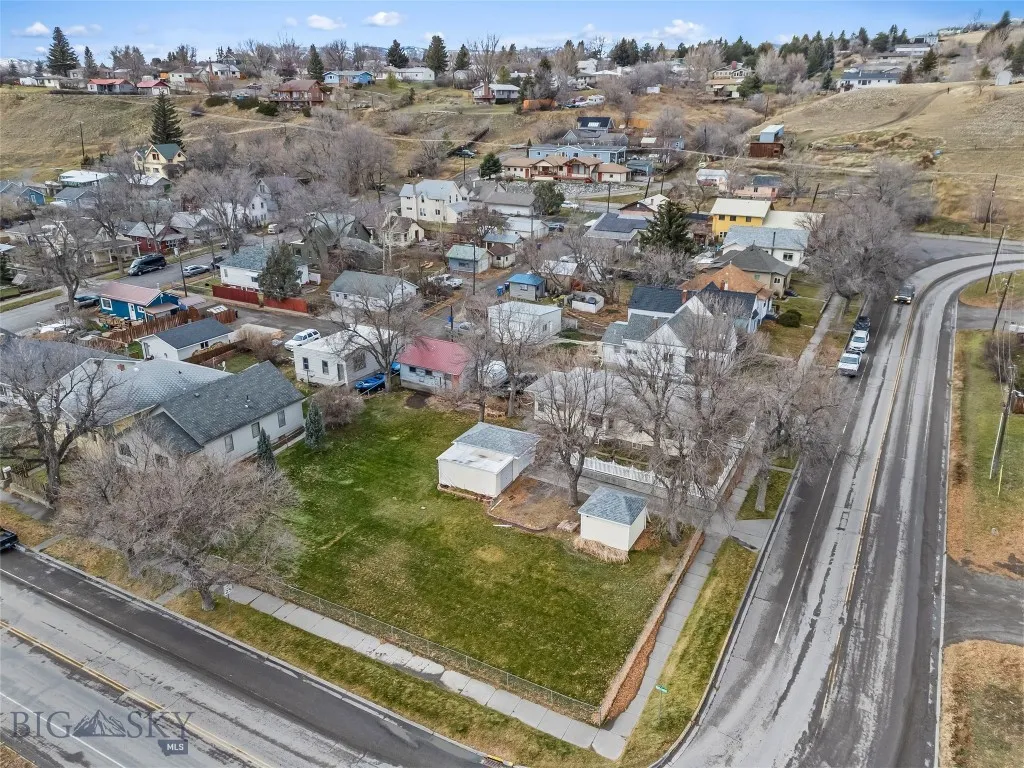 405 N C Street, Livingston, Montana 59047, Livingston, Montana 59047, 2 Bedrooms Bedrooms, ,1 BathroomBathrooms,Residential,For Sale,405 N C Street, Livingston, Montana 59047,0,407856