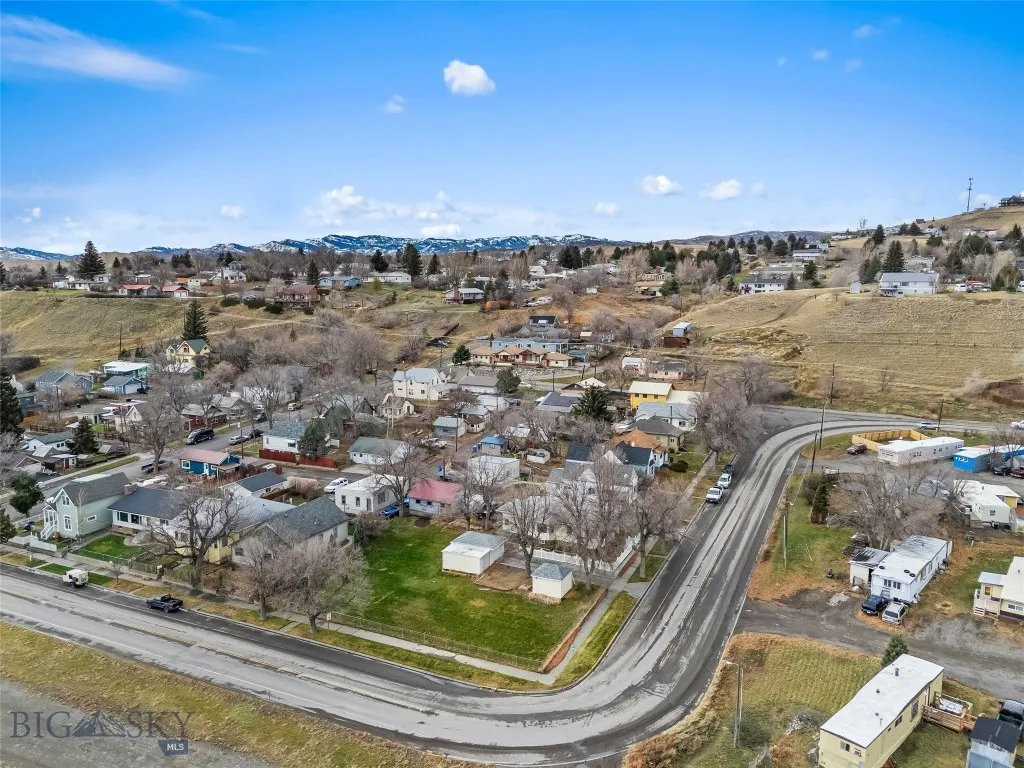 405 N C Street, Livingston, Montana 59047, Livingston, Montana 59047, 2 Bedrooms Bedrooms, ,1 BathroomBathrooms,Residential,For Sale,405 N C Street, Livingston, Montana 59047,0,407856