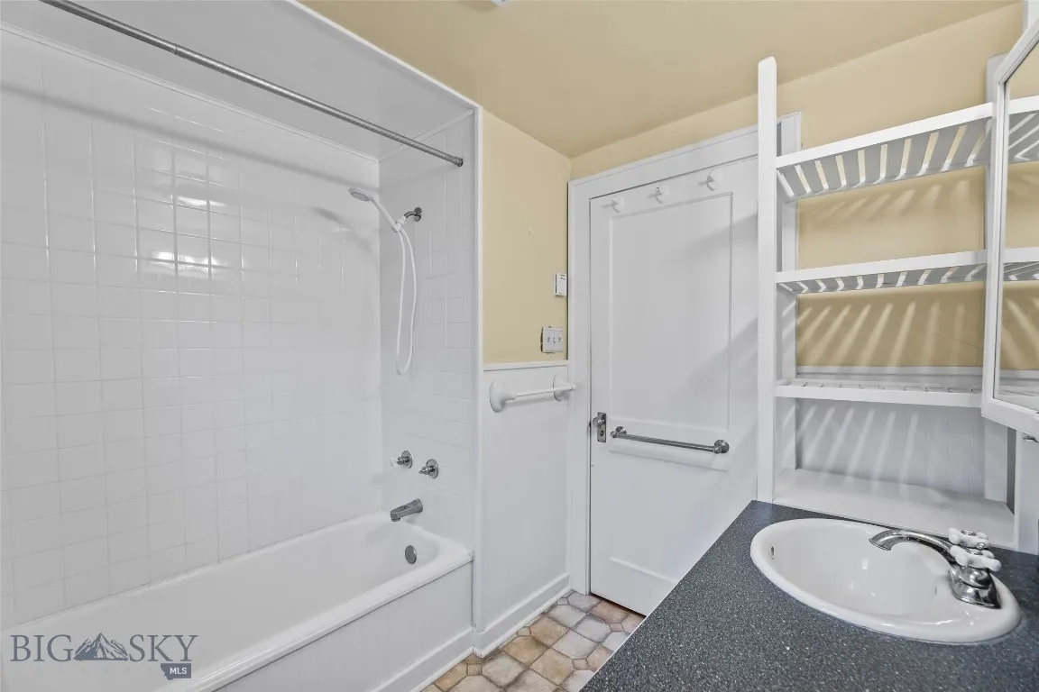 405 N C Street, Livingston, Montana 59047, Livingston, Montana 59047, 2 Bedrooms Bedrooms, ,1 BathroomBathrooms,Residential,For Sale,405 N C Street, Livingston, Montana 59047,0,407856