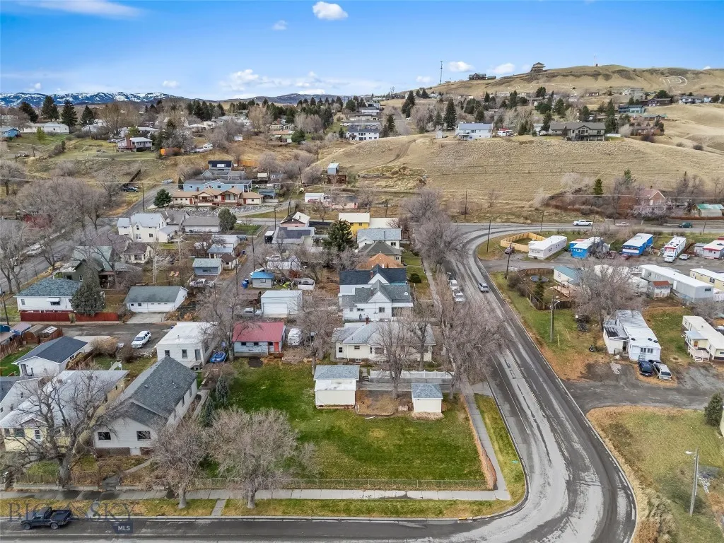 405 N C Street, Livingston, Montana 59047, Livingston, Montana 59047, 2 Bedrooms Bedrooms, ,1 BathroomBathrooms,Residential,For Sale,405 N C Street, Livingston, Montana 59047,0,407856