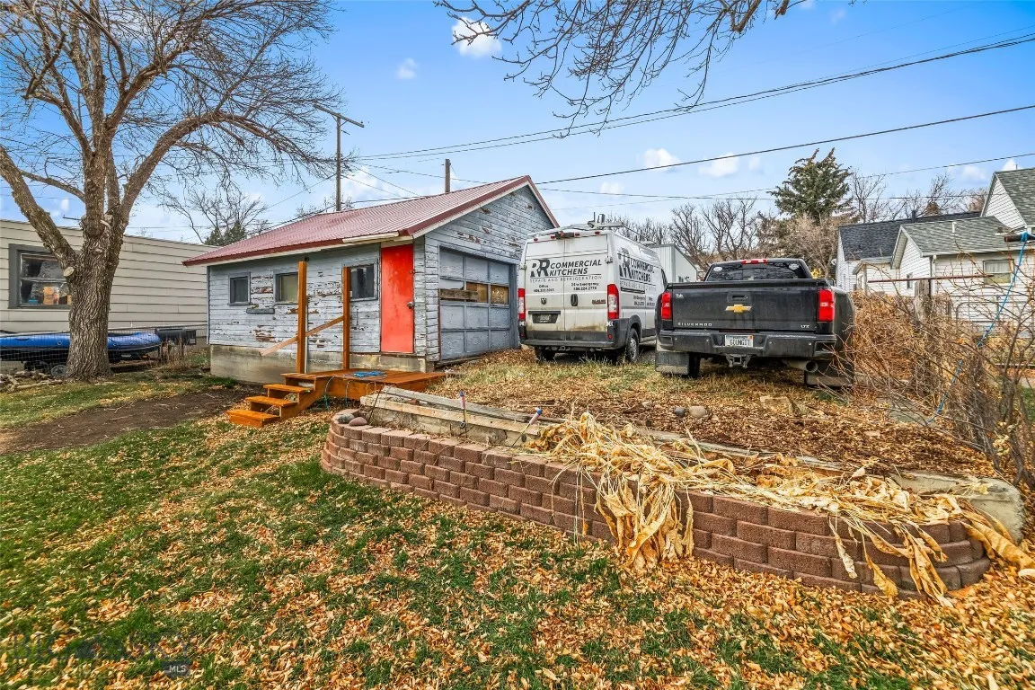 405 N C Street, Livingston, Montana 59047, Livingston, Montana 59047, 2 Bedrooms Bedrooms, ,1 BathroomBathrooms,Residential,For Sale,405 N C Street, Livingston, Montana 59047,0,407856