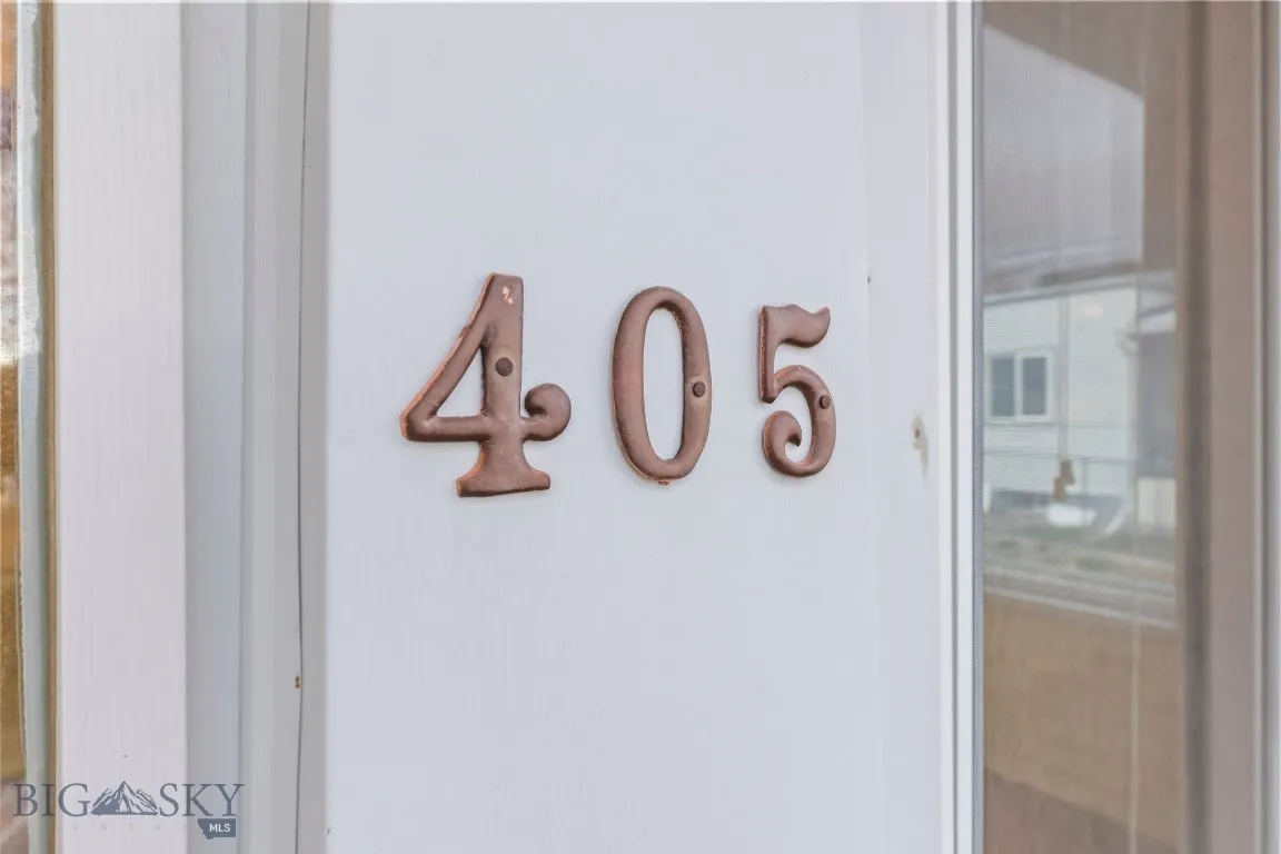 405 N C Street, Livingston, Montana 59047, Livingston, Montana 59047, 2 Bedrooms Bedrooms, ,1 BathroomBathrooms,Residential,For Sale,405 N C Street, Livingston, Montana 59047,0,407856