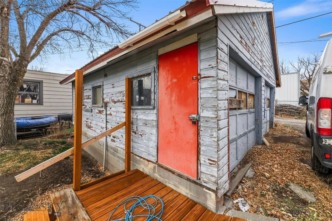 405 N C Street, Livingston, Montana 59047, Livingston, Montana 59047, 2 Bedrooms Bedrooms, ,1 BathroomBathrooms,Residential,For Sale,405 N C Street, Livingston, Montana 59047,0,407856