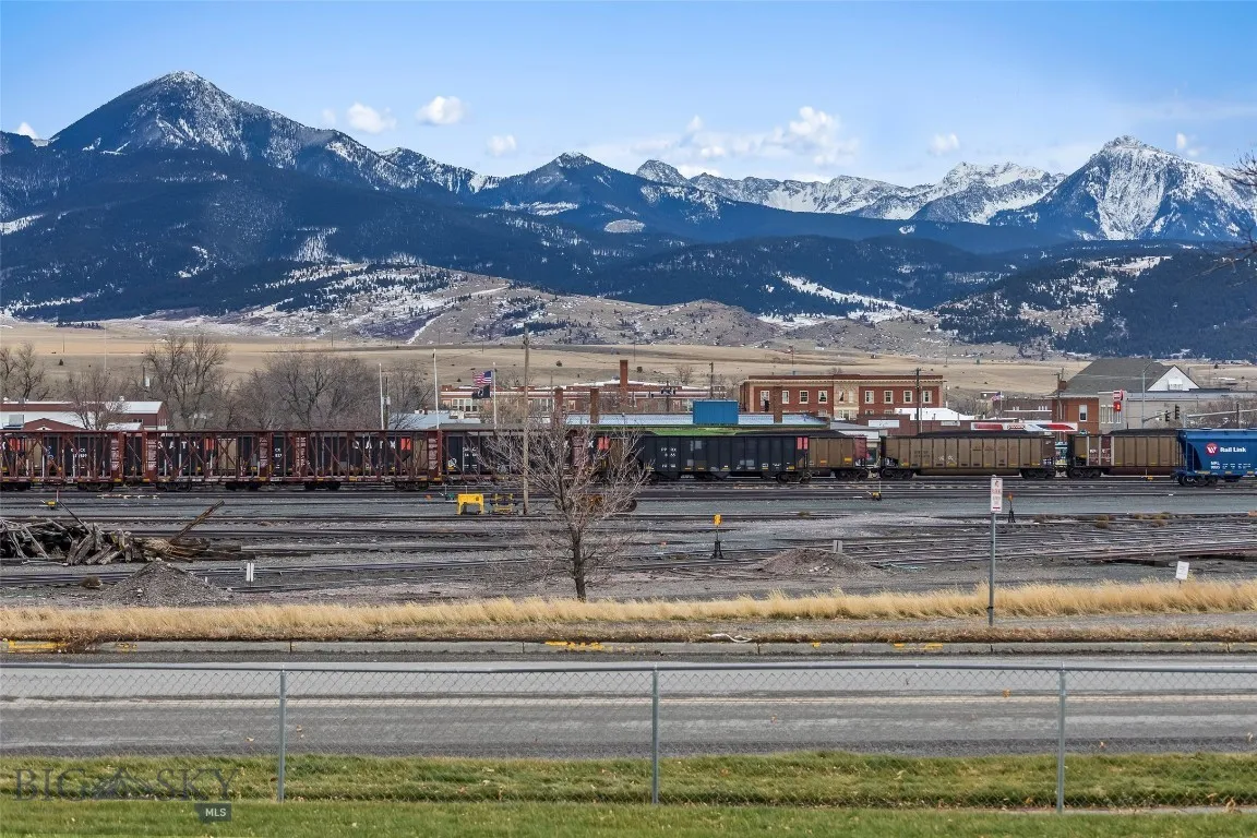 405 N C Street, Livingston, Montana 59047, Livingston, Montana 59047, 2 Bedrooms Bedrooms, ,1 BathroomBathrooms,Residential,For Sale,405 N C Street, Livingston, Montana 59047,0,407856