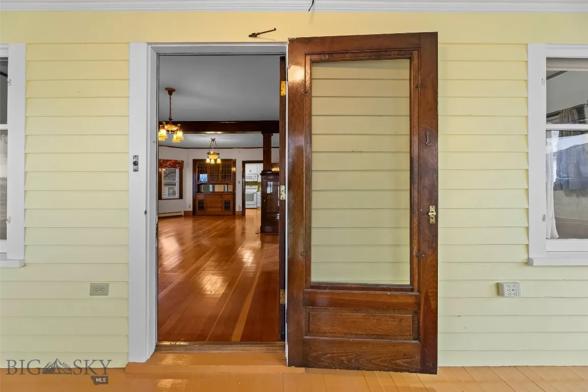 405 N C Street, Livingston, Montana 59047, Livingston, Montana 59047, 2 Bedrooms Bedrooms, ,1 BathroomBathrooms,Residential,For Sale,405 N C Street, Livingston, Montana 59047,0,407856