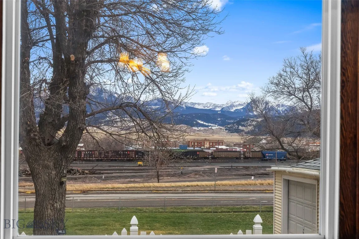 405 N C Street, Livingston, Montana 59047, Livingston, Montana 59047, 2 Bedrooms Bedrooms, ,1 BathroomBathrooms,Residential,For Sale,405 N C Street, Livingston, Montana 59047,0,407856