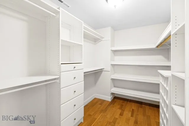 walk in closet