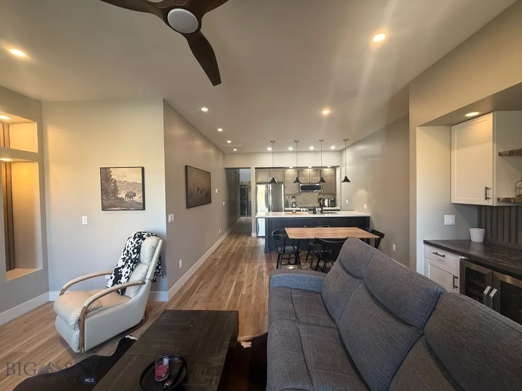 114 W Park 114a, Butte, Montana 59701, Butte, Montana 59701, 1 Bedroom Bedrooms, ,1 BathroomBathrooms,Residential,For Sale,114 W Park 114a, Butte, Montana 59701,0,408049