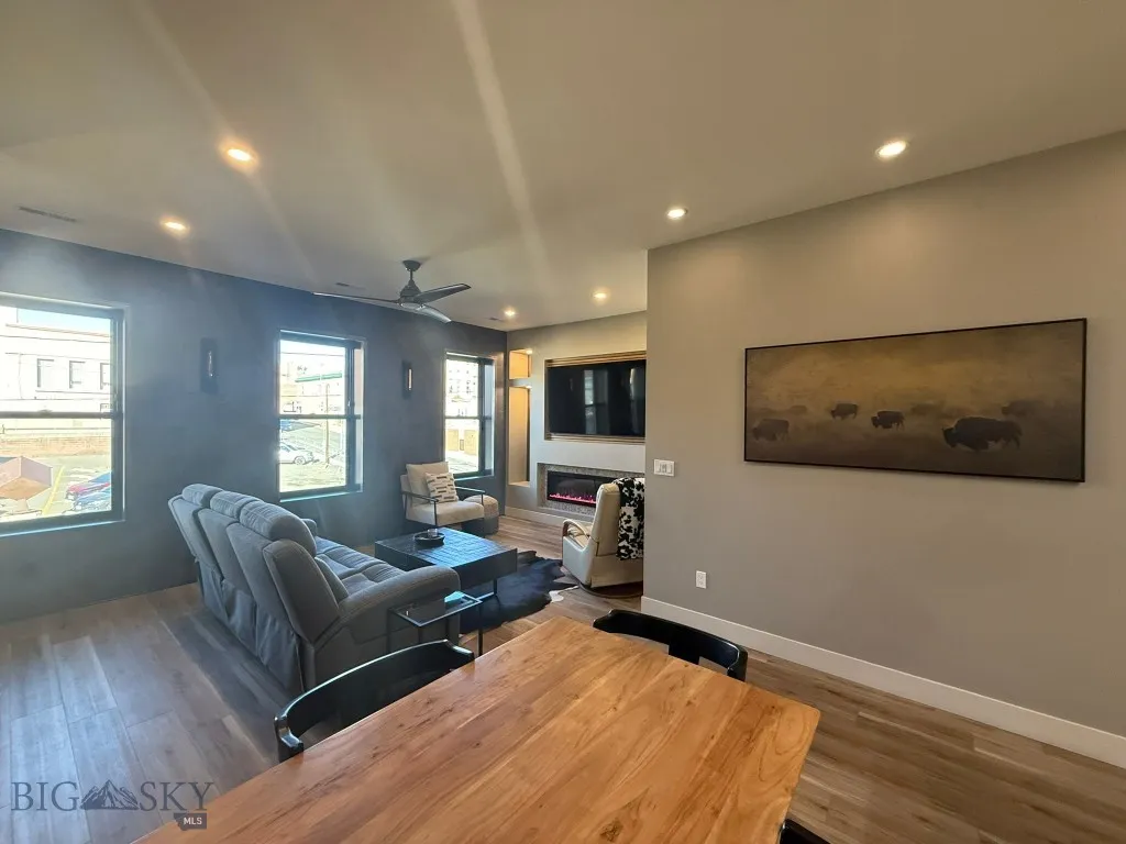 114 W Park 114a, Butte, Montana 59701, Butte, Montana 59701, 1 Bedroom Bedrooms, ,1 BathroomBathrooms,Residential,For Sale,114 W Park 114a, Butte, Montana 59701,0,408049