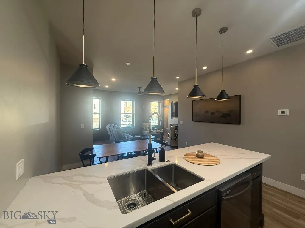 114 W Park 114a, Butte, Montana 59701, Butte, Montana 59701, 1 Bedroom Bedrooms, ,1 BathroomBathrooms,Residential,For Sale,114 W Park 114a, Butte, Montana 59701,0,408049