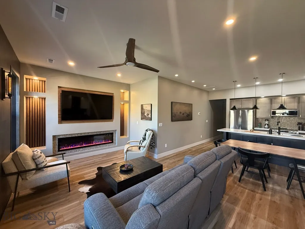 114 W Park 114a, Butte, Montana 59701, Butte, Montana 59701, 1 Bedroom Bedrooms, ,1 BathroomBathrooms,Residential,For Sale,114 W Park 114a, Butte, Montana 59701,0,408049