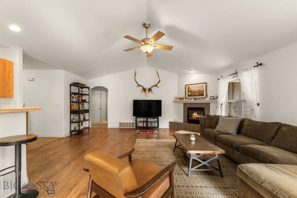 1142 New Holland, Bozeman, Montana 59718, Bozeman, Montana 59718, 3 Bedrooms Bedrooms, ,2 BathroomsBathrooms,Residential,For Sale,1142 New Holland, Bozeman, Montana 59718,0,408052
