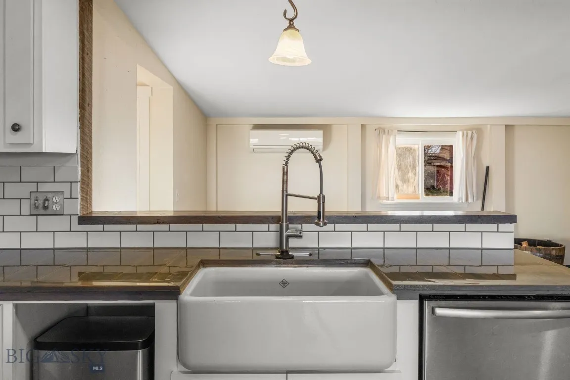 92 E Rosebud Avenue, Belgrade, Montana 59714, Belgrade, Montana 59714, 3 Bedrooms Bedrooms, ,2 BathroomsBathrooms,Residential,For Sale,92 E Rosebud Avenue, Belgrade, Montana 59714,0,408065