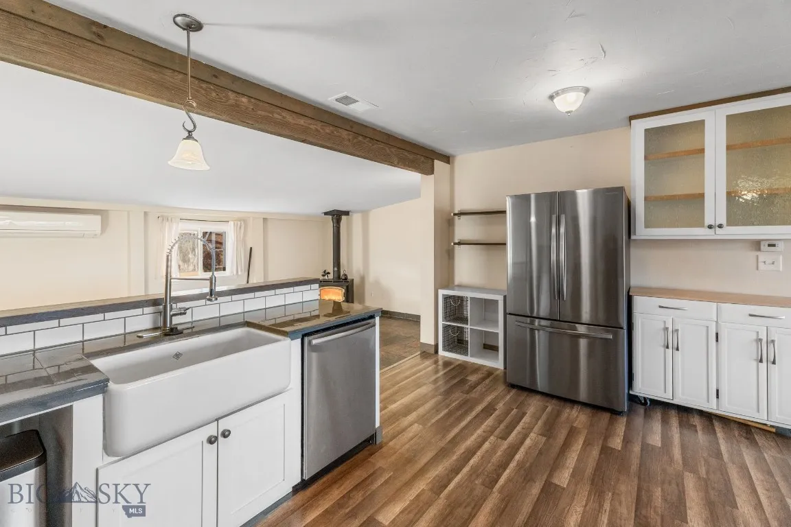 92 E Rosebud Avenue, Belgrade, Montana 59714, Belgrade, Montana 59714, 3 Bedrooms Bedrooms, ,2 BathroomsBathrooms,Residential,For Sale,92 E Rosebud Avenue, Belgrade, Montana 59714,0,408065