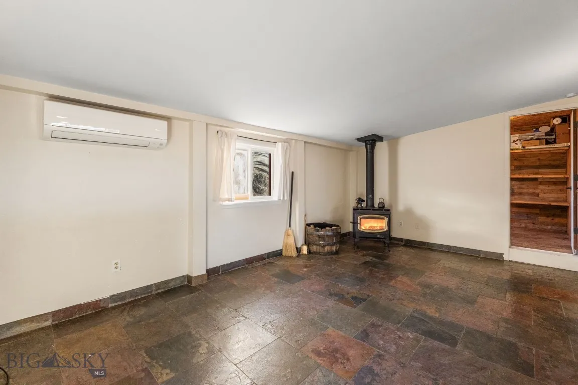 92 E Rosebud Avenue, Belgrade, Montana 59714, Belgrade, Montana 59714, 3 Bedrooms Bedrooms, ,2 BathroomsBathrooms,Residential,For Sale,92 E Rosebud Avenue, Belgrade, Montana 59714,0,408065