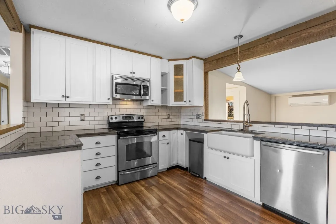 92 E Rosebud Avenue, Belgrade, Montana 59714, Belgrade, Montana 59714, 3 Bedrooms Bedrooms, ,2 BathroomsBathrooms,Residential,For Sale,92 E Rosebud Avenue, Belgrade, Montana 59714,0,408065