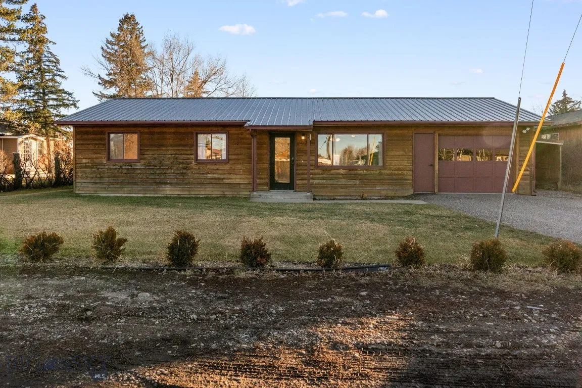 92 E Rosebud Avenue, Belgrade, Montana 59714, Belgrade, Montana 59714, 3 Bedrooms Bedrooms, ,2 BathroomsBathrooms,Residential,For Sale,92 E Rosebud Avenue, Belgrade, Montana 59714,0,408065